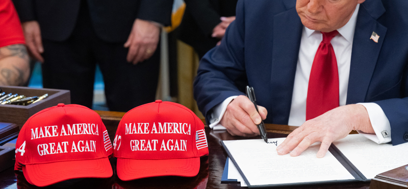 Trumpnak elég volt kimondania a vám szót, és megnyekkent az amerikai GDP