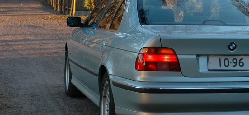 Ez a BMW cáfolja a sztereotípiákat: egymillió kilométernél jár eredeti váltóval, motorral