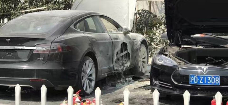 Saját gyorstöltőjénél gyulladt ki egy Tesla – mit lehet ilyenkor egyáltalán csinálni?