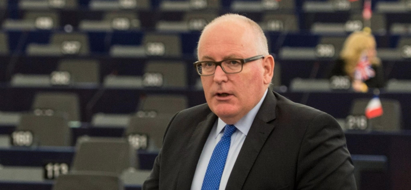 Timmermans: Orbán politikájával elszigetelődés vár Magyarországra