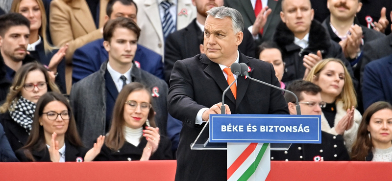 Alföldi Róbert az Orbán-beszédről: Magyar honfitársaim, minek tapsoltunk?