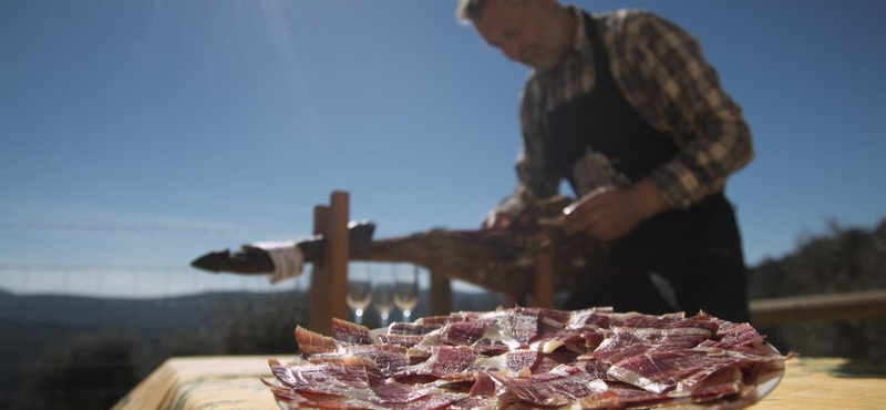 Nemcsak a nagyágyúknál van kartellezés, csúf bukás készül a francia sonkásoknál