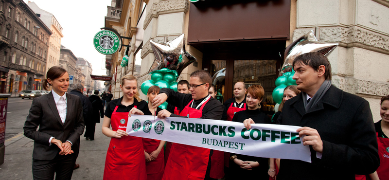 Pénteken nyit az ötödik magyar Starbucks