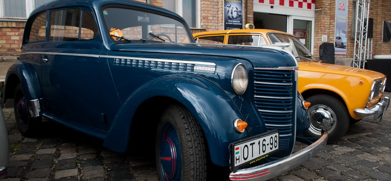 100 éve lehet taxizni Budapesten