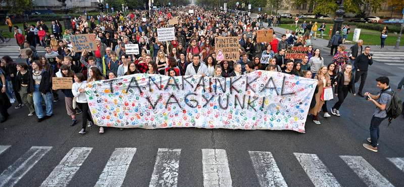 Sztrájkjogot, béremelést, minisztériumot követel a Pedagógusok Szakszervezete