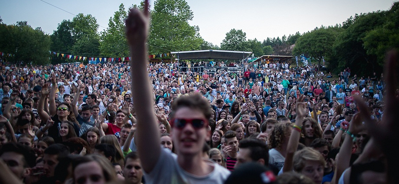 Kispál-koncert, visszatérő Amorf Ördögök és búcsúzó Isten Háta Mögött az idei Orfűn