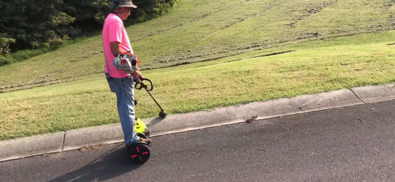 Videó: a fűszegélynyírást is forradalmasította a hoverboard