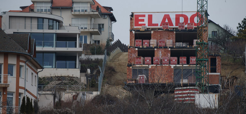 Jöhetnek a lakáshiénák. Itt az érintett városok listája!