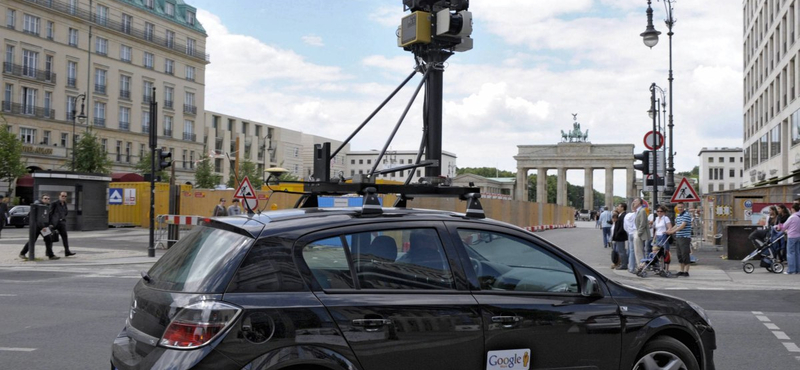 A Google-t és az Apple-t is perelik a street view technológia miatt