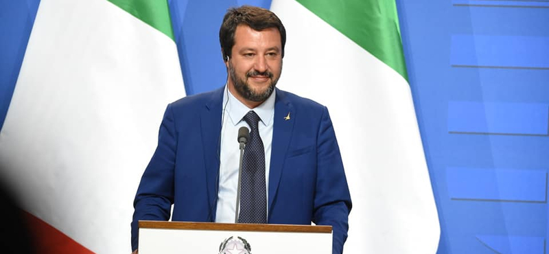 Salvini új ötlete: pénzbüntetést kap, aki megmenti egy migráns életét