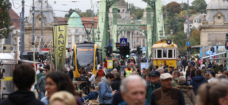 Még az időjárás is kegyes az árvíz miatt elhalasztott autómentes hétvégéhez - képek