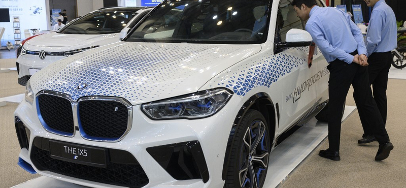 2028-ban kerülnek a piacra a BMW hidrogén-üzemanyagcellás autói