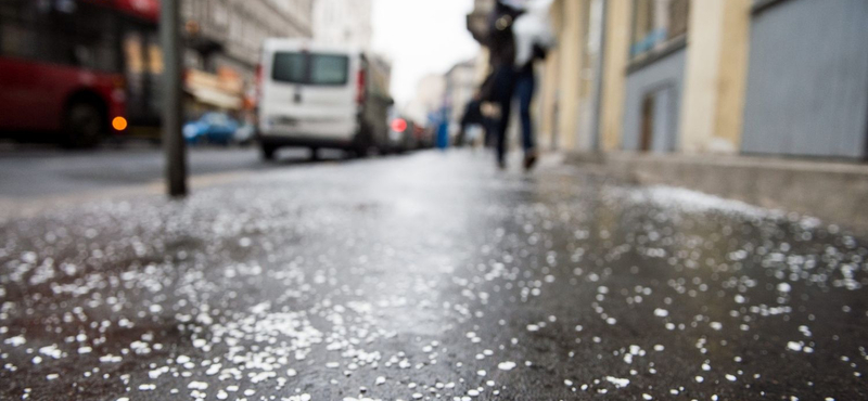 Ónos eső: másodfokúra emelték a riasztást több járásban – térkép