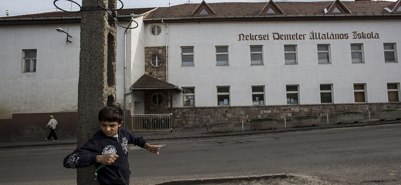 "Hiába az ítélet, ha a lányomat képes lekurvázni a tanárnője"