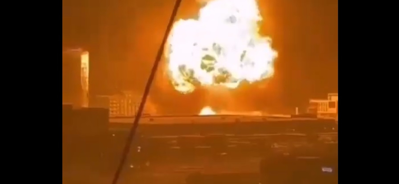 Videóra vették, ahogy felrobban egy 60 tonna LNG-t szállító teherautó Ulánbátorban