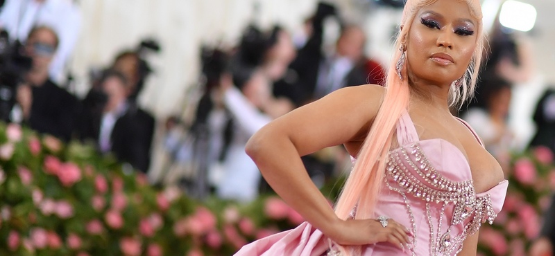 Nicki Minaj azt híreszteli 22 millió követője előtt, hogy a koronavírus elleni vakcinák impotenciát okozhatnak