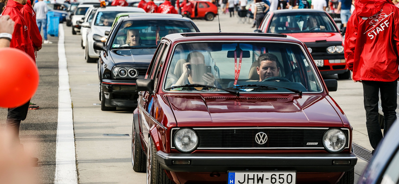 Háromszáz zsűrizett VW Golf lepi el a Hungaroringet