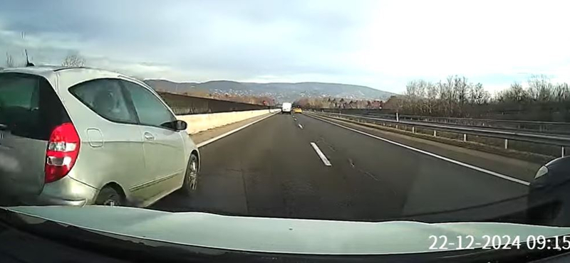 Kamikaze módon előzött az M7-esen egy Mercedes sofőrje – videó