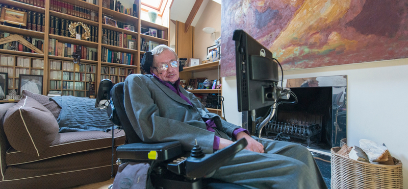 6 óra alatt 1 millióan követték be Stephen Hawking új csatornáját