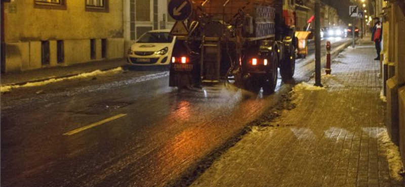 Ónos eső miatt adtak ki figyelmeztetést több megyére