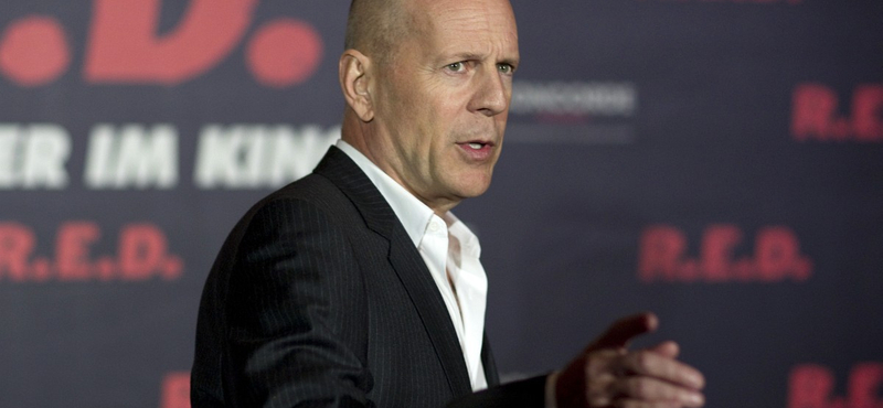 Bruce Willis 12 milliárdot fog elkölteni Budapesten