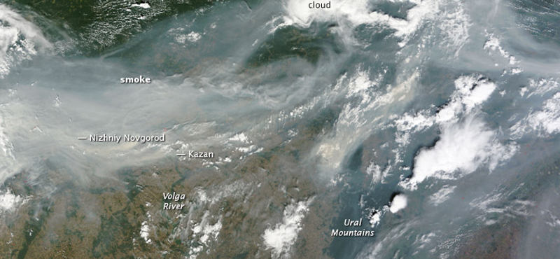 Füsttakaró az űrből: NASA-képek az orosz erdőtüzekről