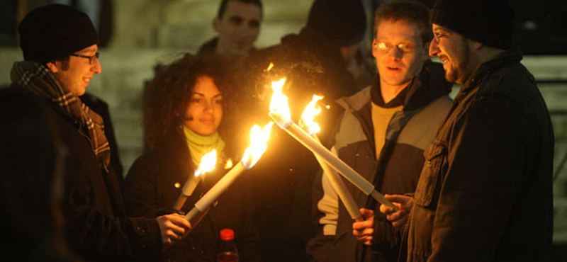 Hanukagyertya-gyújtás Budapesten. Tarlós szerint nincs, Köves szerint van antiszemitizmus