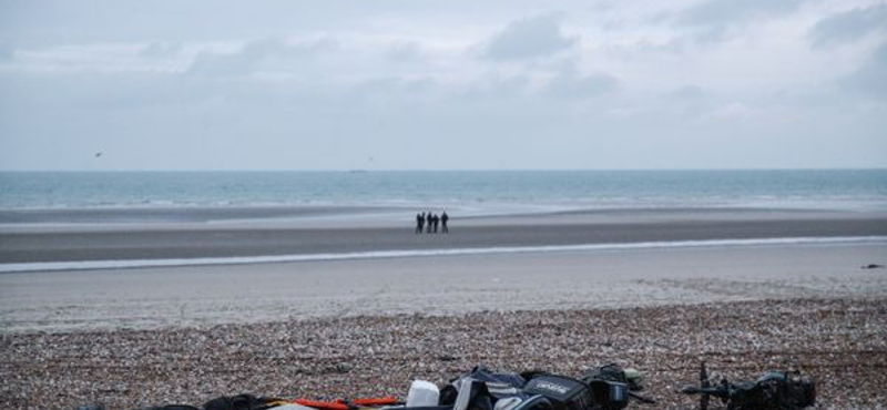 Egy ember meghalt, kettő pedig eltűnt a La Manche-csatornán