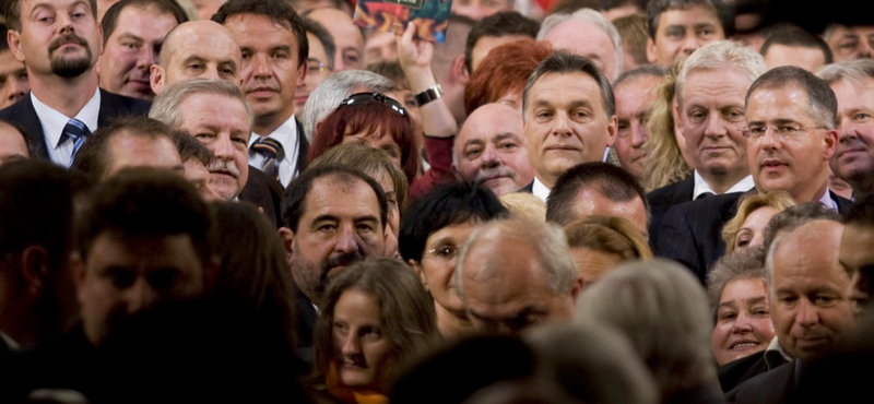 Lázongás és belháború ejt újabb sebeket a gyengélkedő Fideszen