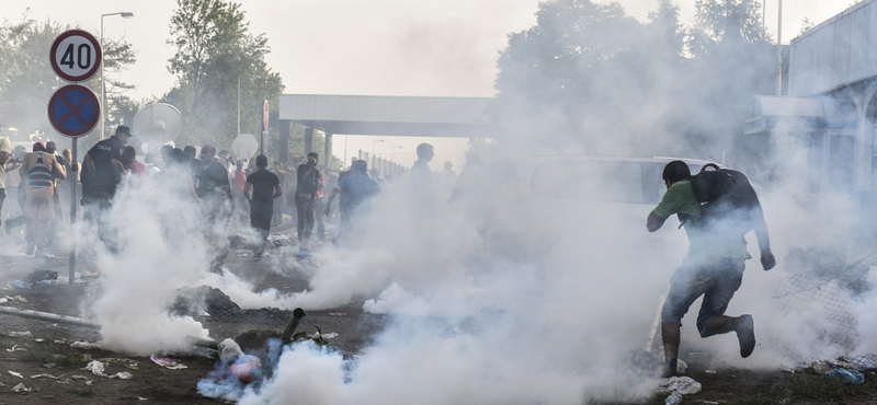 Könnygázpuska sült el az iskolai rendőrnapon