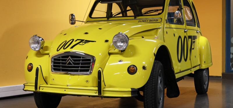 James Bond sárga Kacsája, patinás Bugatti és magyar motorok – belestünk a pénteken nyitó új budai múzeumba