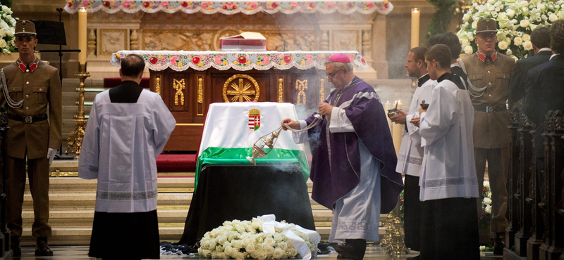 Elbúcsúztatták Zwack Pétert - galériával