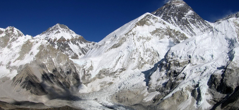 Meg akarták mérni, hány méter a Mount Everest, aztán jött a vihar