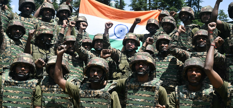 Lopakodó vadászgépet fejleszt India, hogy felvegye a versenyt Pakisztánnal