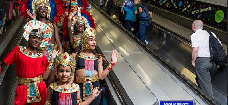 Szakíthatnak egy 95 éves szabállyal a londoni metróban