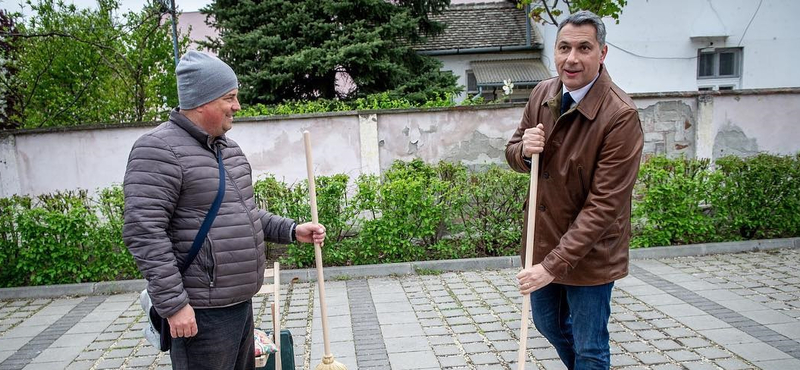 Ilyen pozitúrában se sűrűn látni Lázár Jánost - fotók