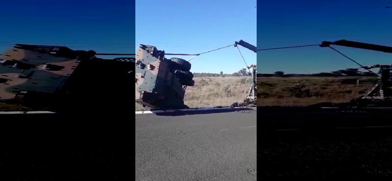 Majdnem jól kitalálták ennek a katonai járműnek a talpra állítását – videó