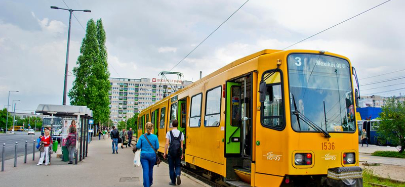 A villamos is leállt a kőbányai karambol miatt