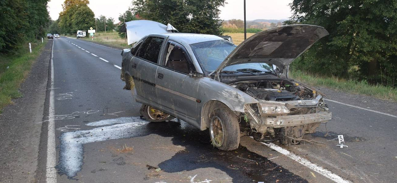 Tíz hónap fogházat kapott egy tini, aki 140-nel előzött egy beláthatatlan kanyarban