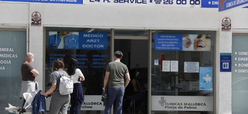 Letartóztattak Mallorcán egy férfit, aki vélhetően 22 embert fertőzött meg koronavírussal