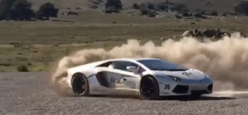 Ilyen az, ha egy Lamborghini rally autónak képzeli magát – videó