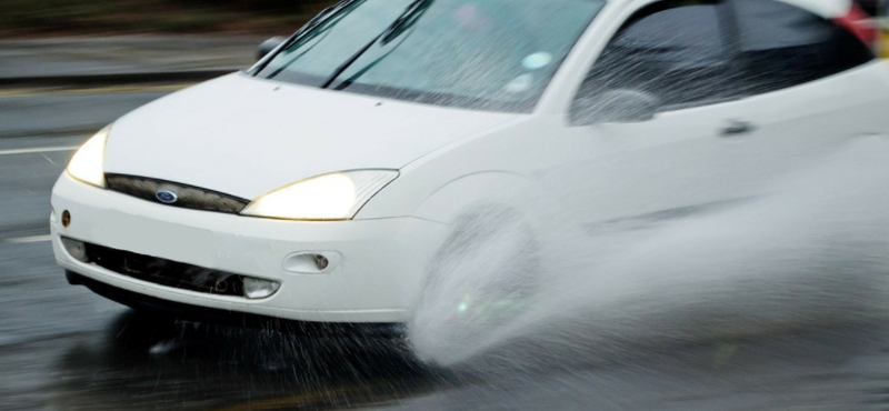 Az aquaplaning az egyik leggonoszabb dolog az úton, úgy tűnik, van rá megoldás