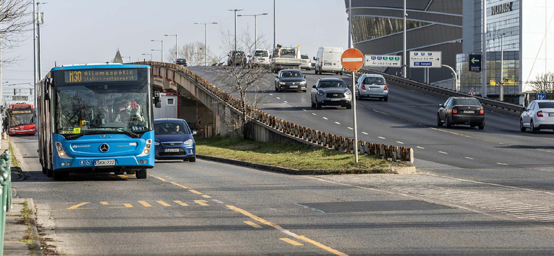 Évek óta tudják, hogy hozzá kell nyúlni - péntek este sávlezárással indul a népligeti felüljáró állapotfelmérése