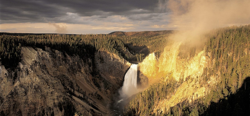Heten meghaltak egy autóbalesetben a Yellowstone közelében, öten turisták voltak