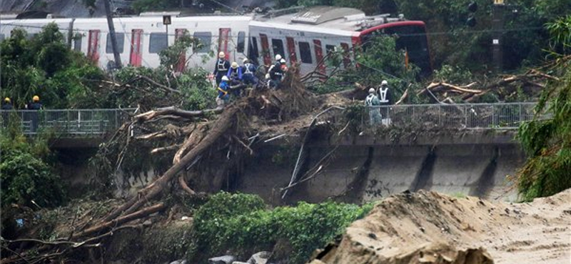 Már kétszázan haltak meg a japán esőzésekben