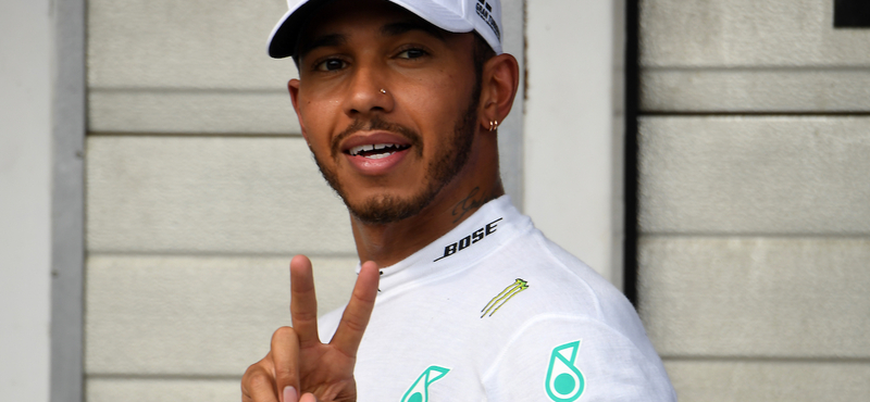 Lewis Hamilton szívszorító szavakkal búcsúzott Niki Laudától