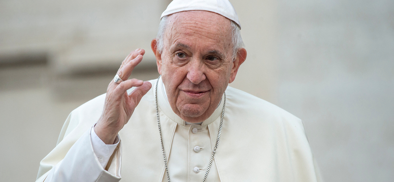 Ferenc pápa szerint Ukrajnának elég bátornak kell lennie a „fehér zászlóhoz”