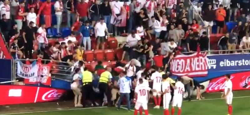 Pánik a stadionban, több néző megsérült a Sevilla meccsén - videó