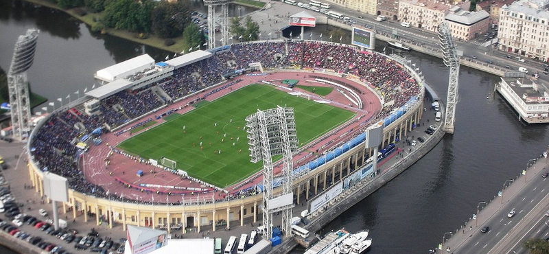 Egy futball stadion, ami úszik a vízen