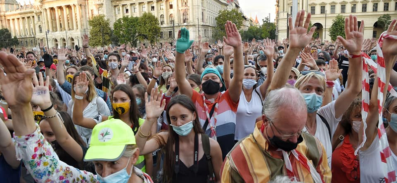 Reagált a Színművészeti kuratóriuma a tüntetésre: Nem kellenek a politikai szólamok